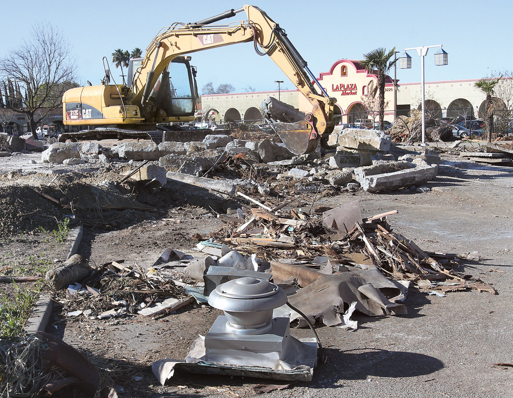Vacant restaurant building demolished